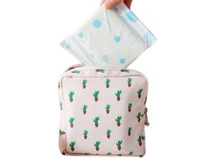 Sanitary Pad Storage Bag: Emergency Kit with Flushable Wipes & Disposal Bags
